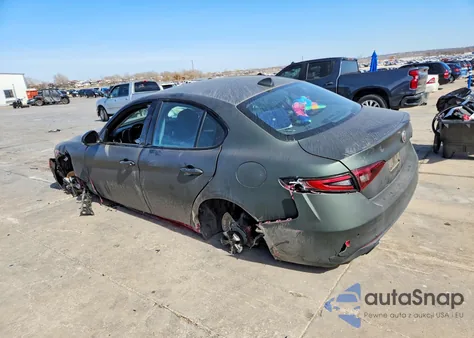 2020 Alfa Romeo Giulia z USA, uszkodzony, nr VIN ZARFAMAN2L7636042